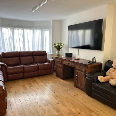 Villa House For Rent In London Mill Hill Exterior foto